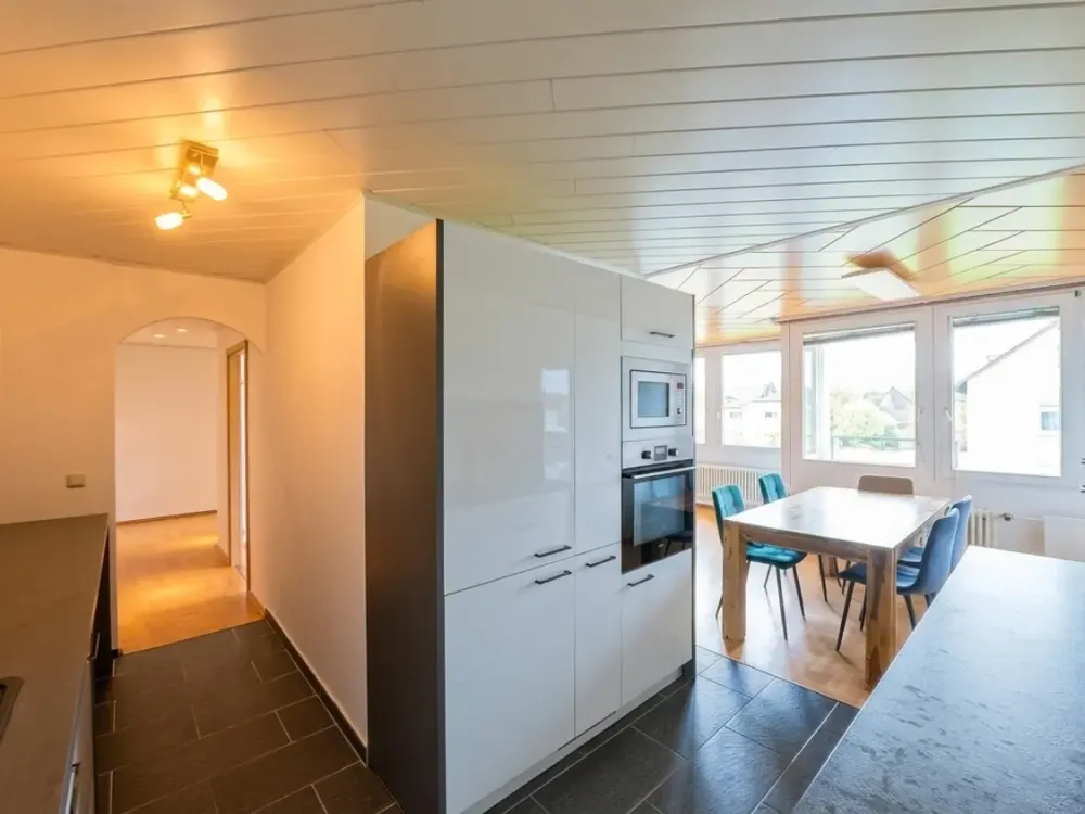 Geräumige 3-Zimmer-Wohnung mit Balkon im 9. OG - Sindelfingen