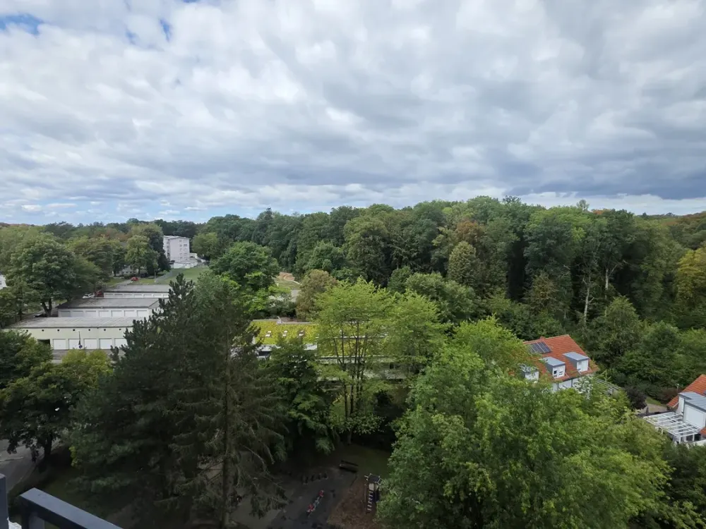 Geräumige 3-Zimmer-Wohnung mit Balkon im 9. OG - Sindelfingen