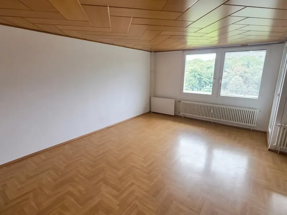 Geräumige 3-Zimmer-Wohnung mit Balkon im 9. OG - Sindelfingen