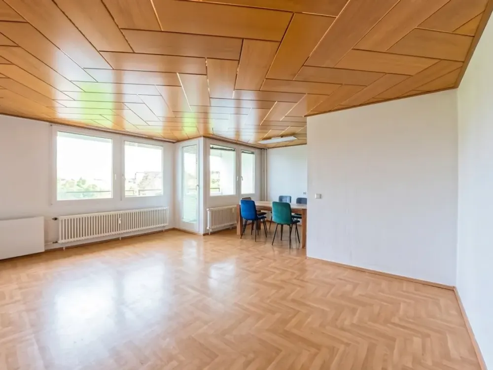 Geräumige 3-Zimmer-Wohnung mit Balkon im 9. OG - Sindelfingen