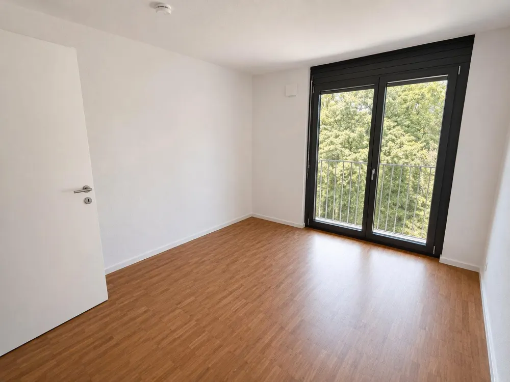 VERMIETUNG: Moderne 3-Zimmer-Wohnung im 1.OG, Balkon, Garage, EBK