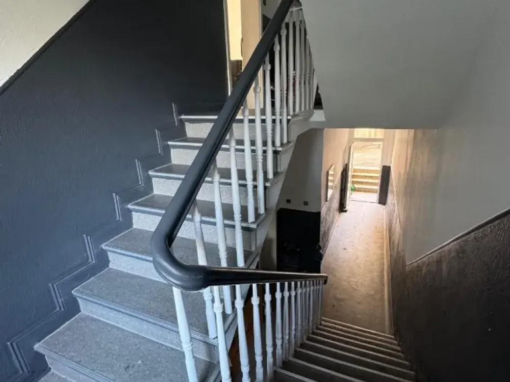 Schöne modernisierte EG-Wohnung in zentraler Lage mit eigenem Gartenbereich und Balkon