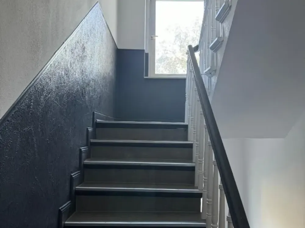 Schöne modernisierte EG-Wohnung in zentraler Lage mit eigenem Gartenbereich und Balkon