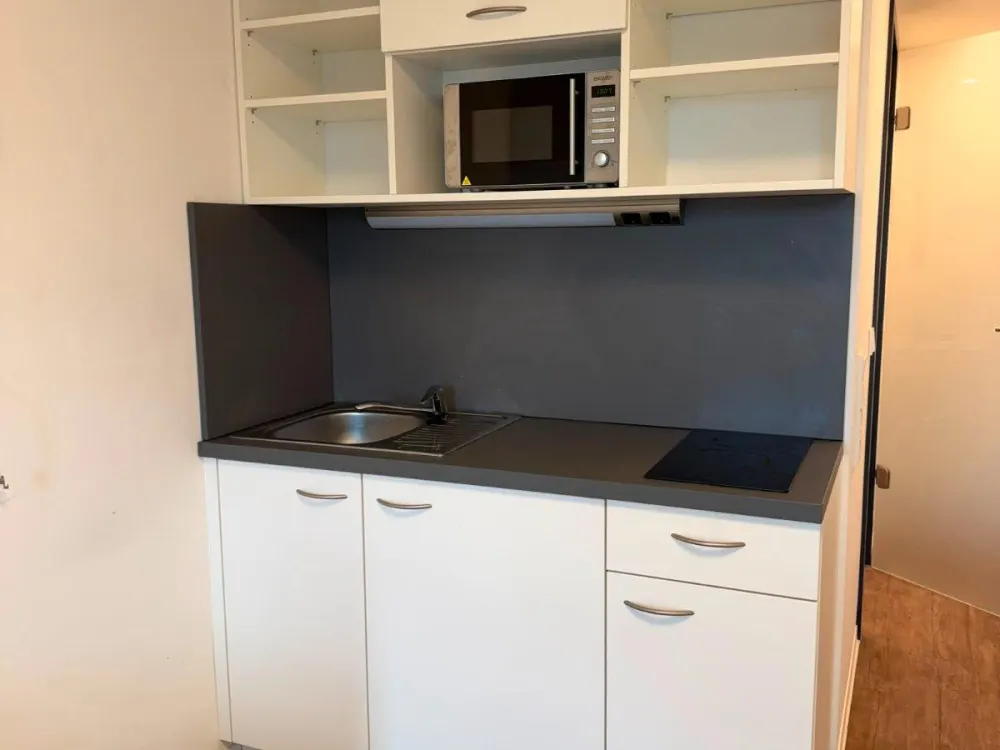 1 - Zimmer Wohnung/ 1 Room Flat
