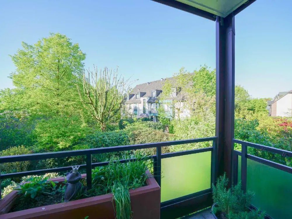 Ratingen-Ost: Schöne 2-Zimmer-Wohnung mit Balkon und Stellplatz