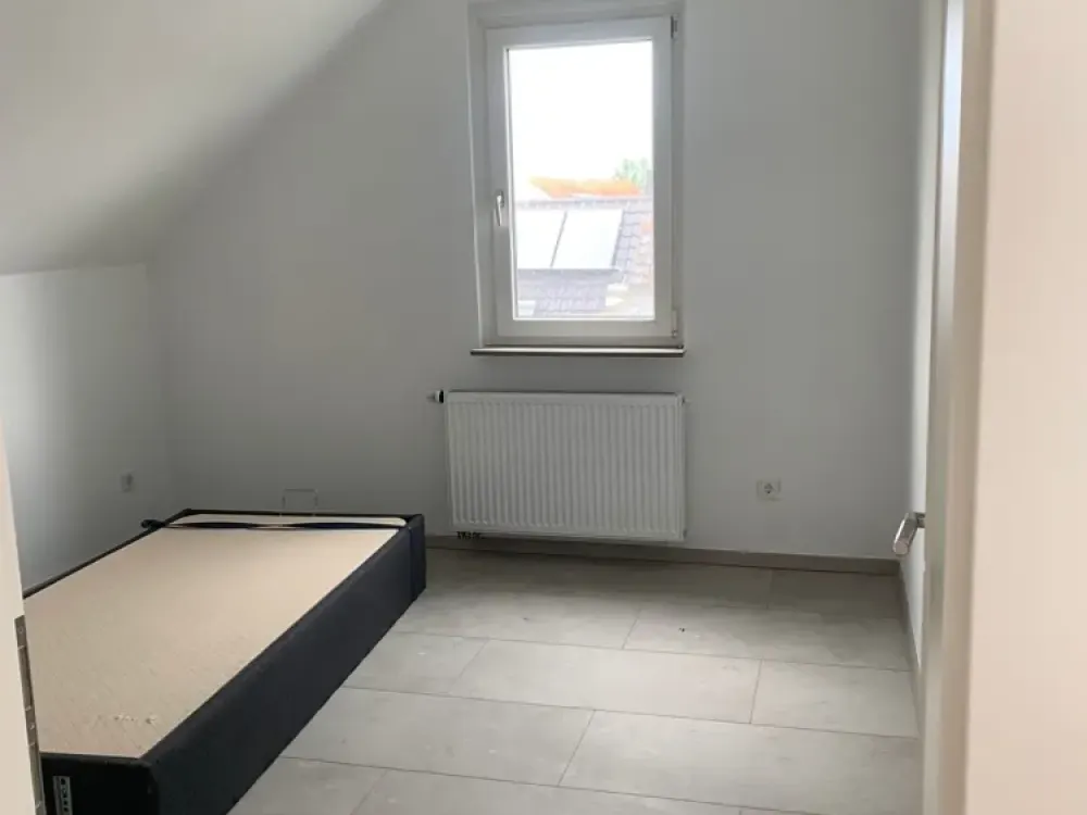 Sanierte helle Wohnung in der nähe vom Rhein