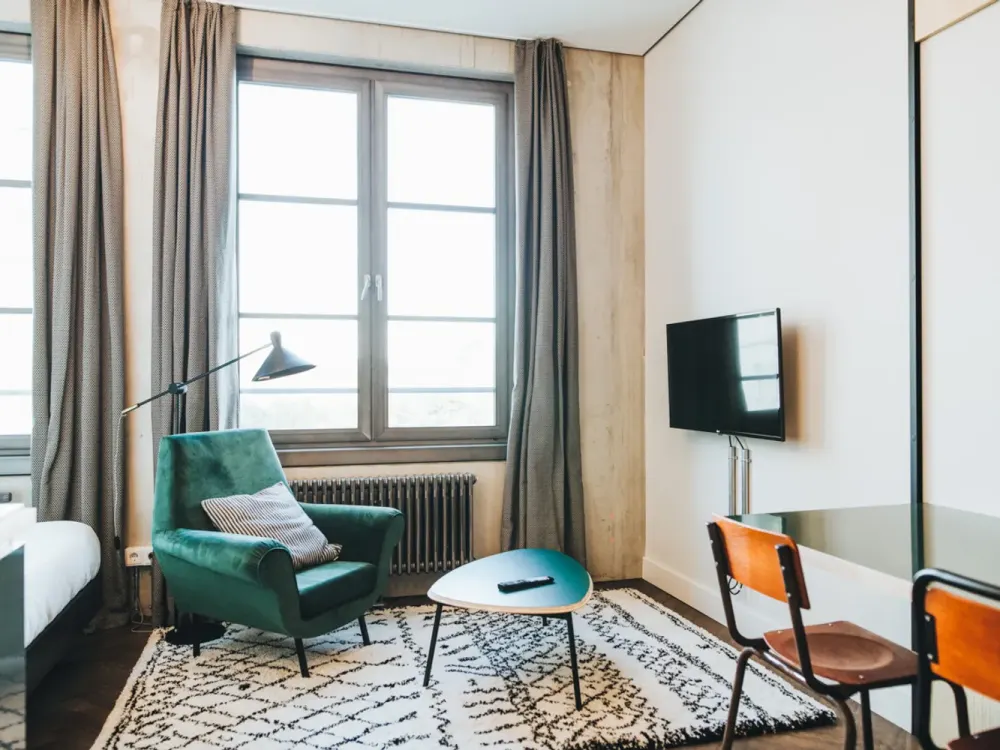 Neon Wood Student Housing - Neon Silver Apartment am Frankfurter Tor