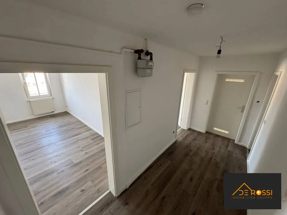 WOHNUNG MIT DURCHGANGSZIMMER - GOSTENHOF -MIT U-BAHNANSCHLUSS VOR DER HAUSTÜRE