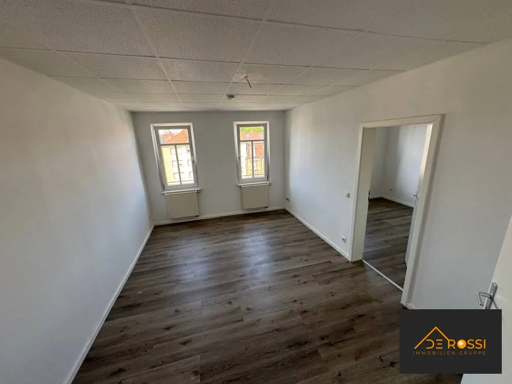 WOHNUNG MIT DURCHGANGSZIMMER - GOSTENHOF -MIT U-BAHNANSCHLUSS VOR DER HAUSTÜRE