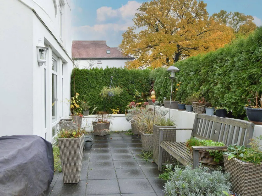 Seniorengerechtes Wohnen: "2-Zimmer-Souterrainwohnung mit Terrasse"
