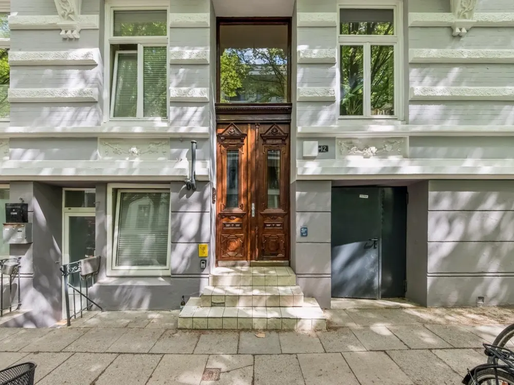 Möblierte 4-Zimmer-Altbauwohnung in Hamburg-Uhlenhorst