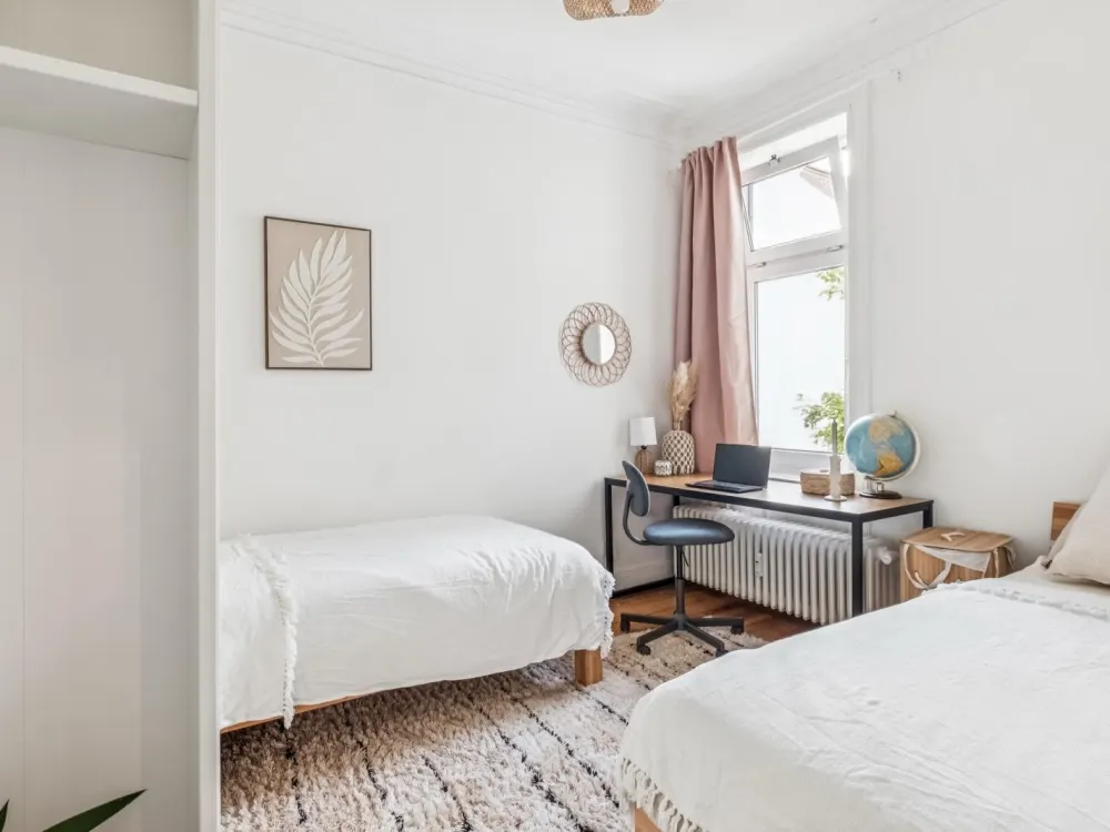 Möblierte 4-Zimmer-Altbauwohnung in Hamburg-Uhlenhorst