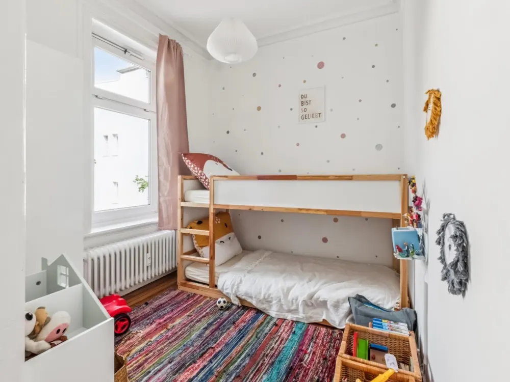 Möblierte 4-Zimmer-Altbauwohnung in Hamburg-Uhlenhorst