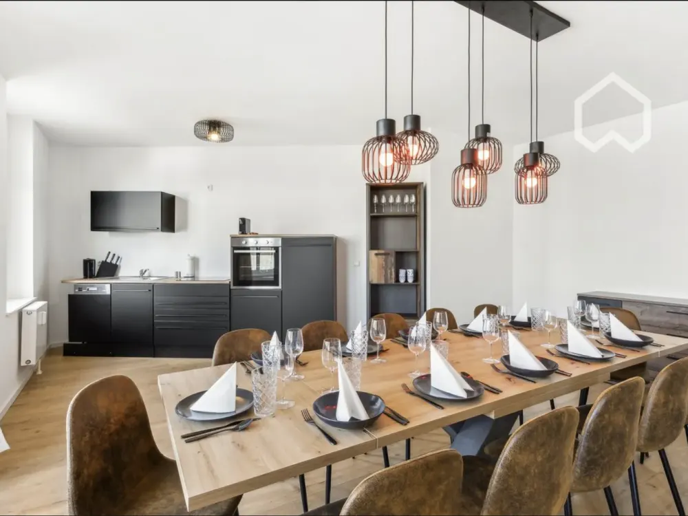 Stylish Old Building Apartment at Stannebeinplatz, Spacious, Modern and Filled with Light