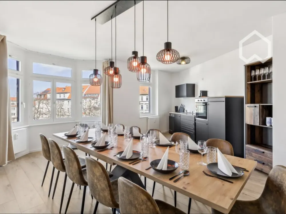 Stylish Old Building Apartment at Stannebeinplatz, Spacious, Modern and Filled with Light