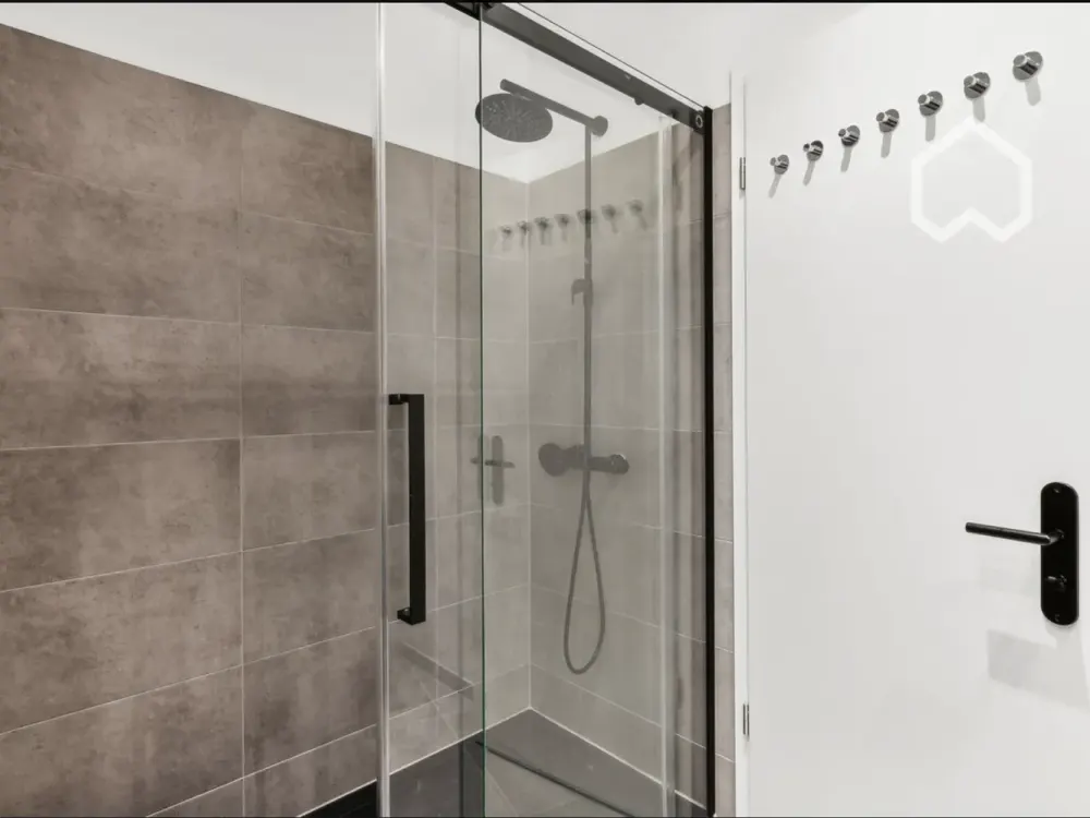Stylish Old Building Apartment at Stannebeinplatz, Spacious, Modern and Filled with Light