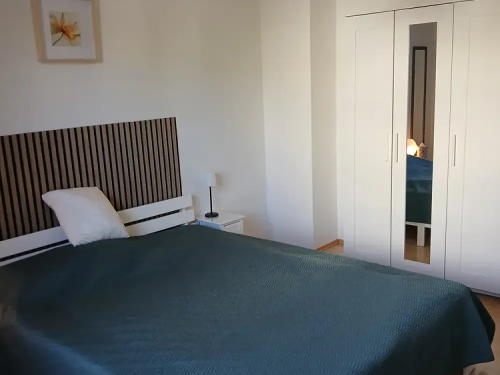 2-room apartment newly furnished with garden limited to 1 year