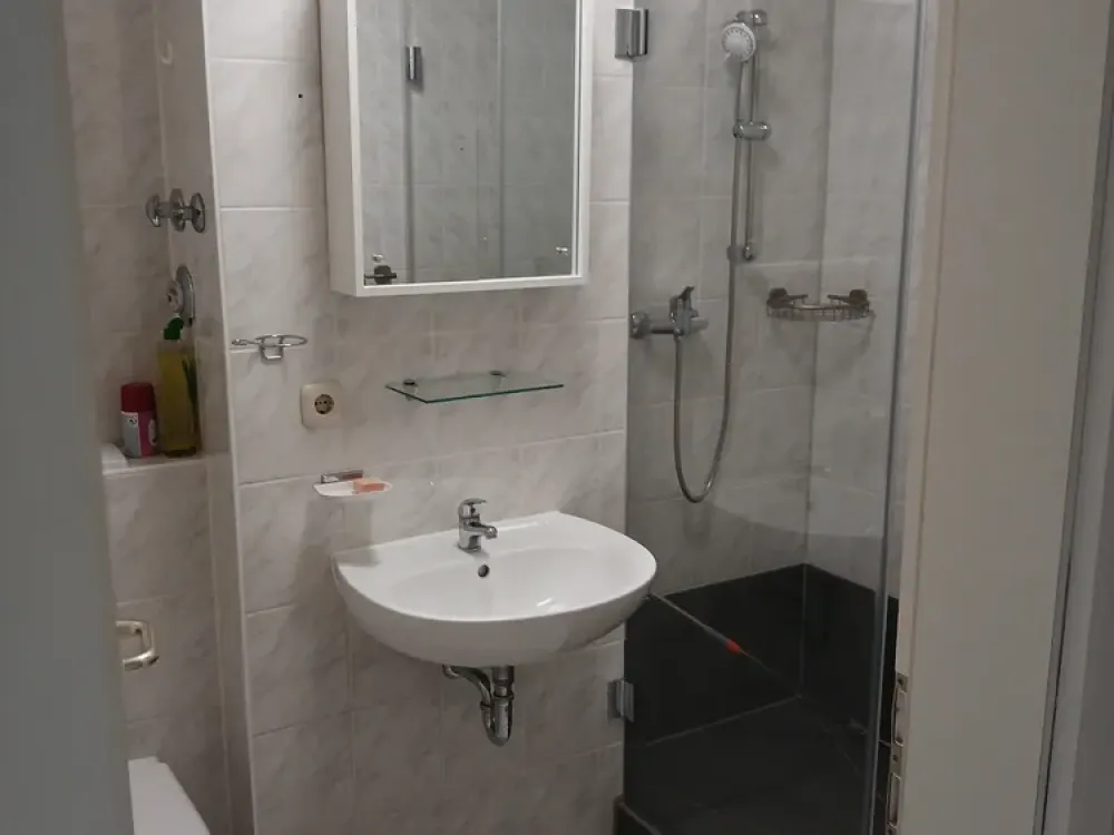 2-room apartment newly furnished with garden limited to 1 year
