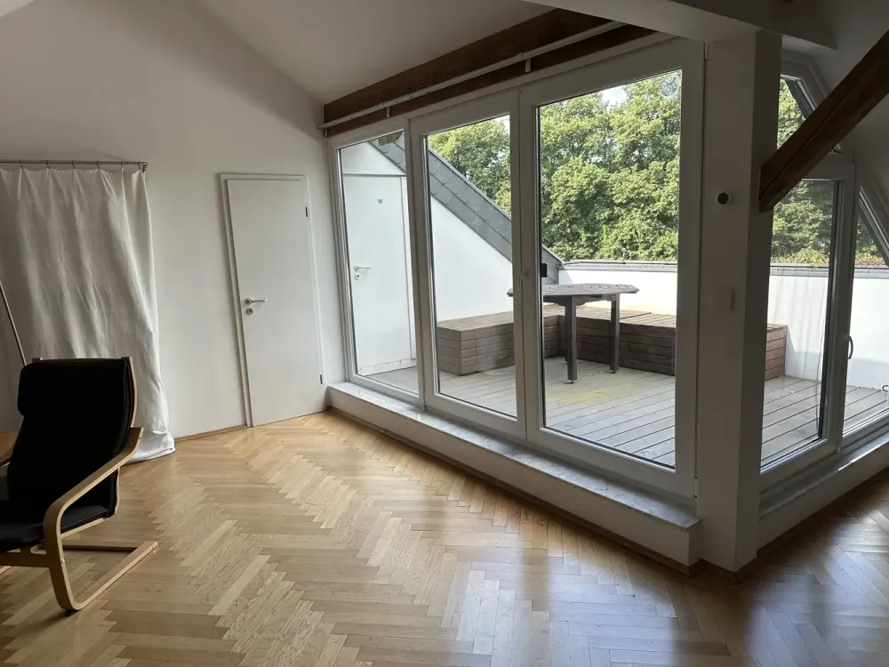 Tasteful 4-Room Maisonette Apartment with High-Quality Interior, Balcony and Fitted Kitchen