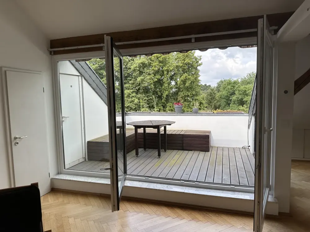 Tasteful 4-Room Maisonette Apartment with High-Quality Interior, Balcony and Fitted Kitchen