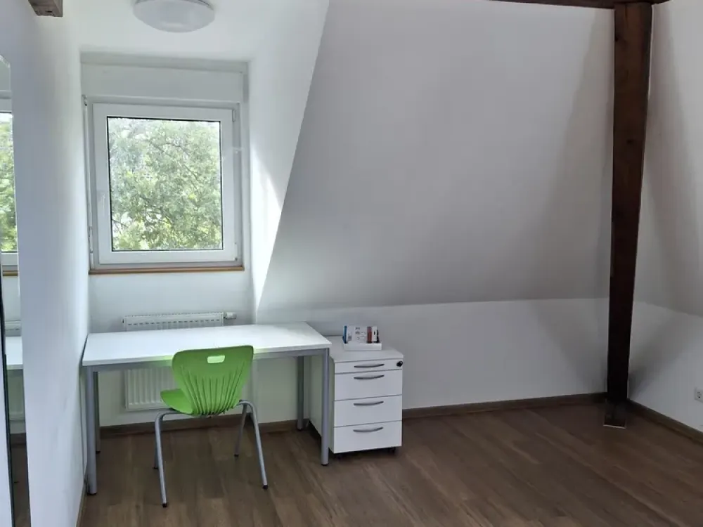 Studenten WG-Zimmer in einer 4-er WG in Karlsruhe