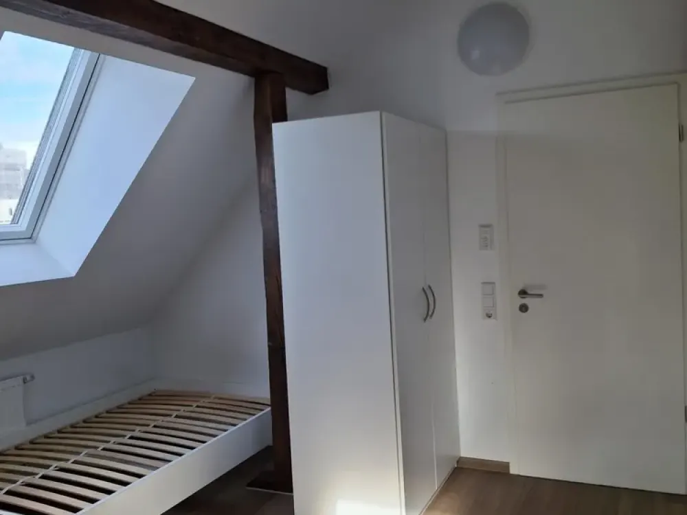 Studenten WG-Zimmer in einer 4-er WG in Karlsruhe