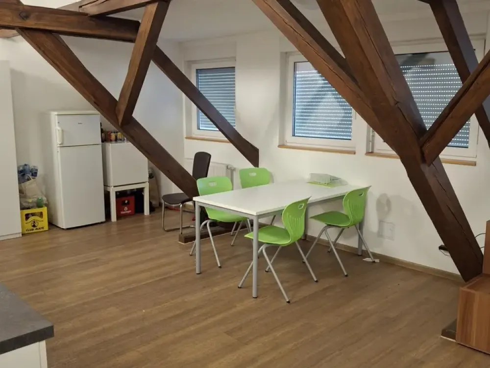 Studenten WG-Zimmer in einer 4-er WG in Karlsruhe