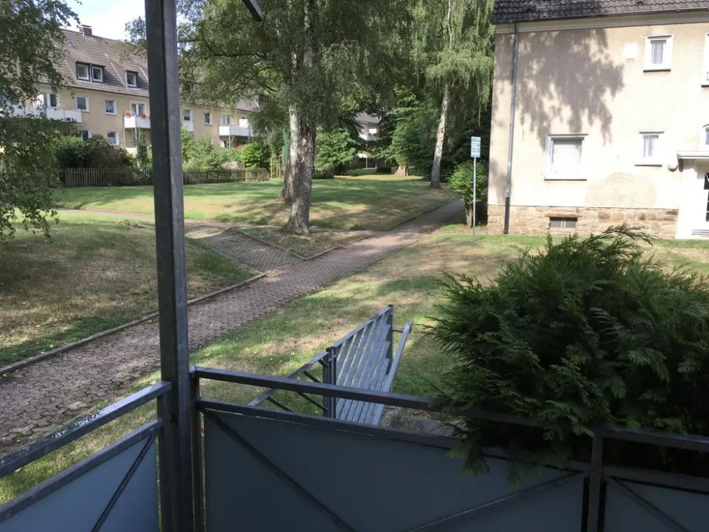 Toller Grundriss, prima Wohnung: 2-Zimmer mit Balkon und neuem Laminatboden in Wetter Altwetter
