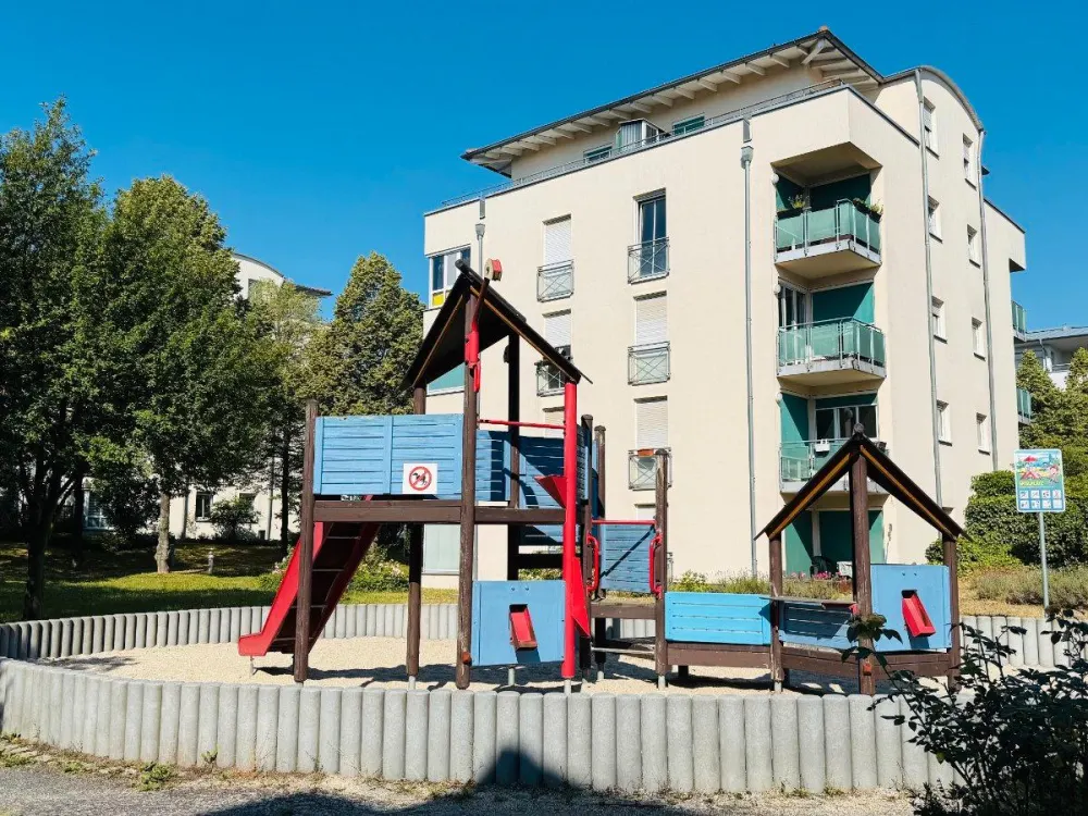 Erstbezug nach Komplettsanierung, mit Balkon & neuer Küche
