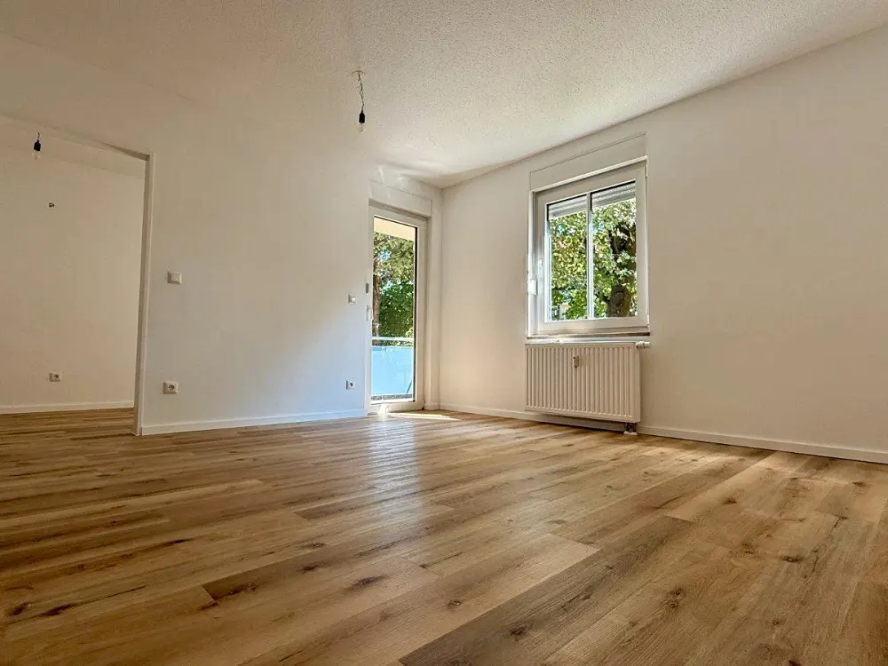 Erstbezug nach Komplettsanierung, mit Balkon & neuer Küche
