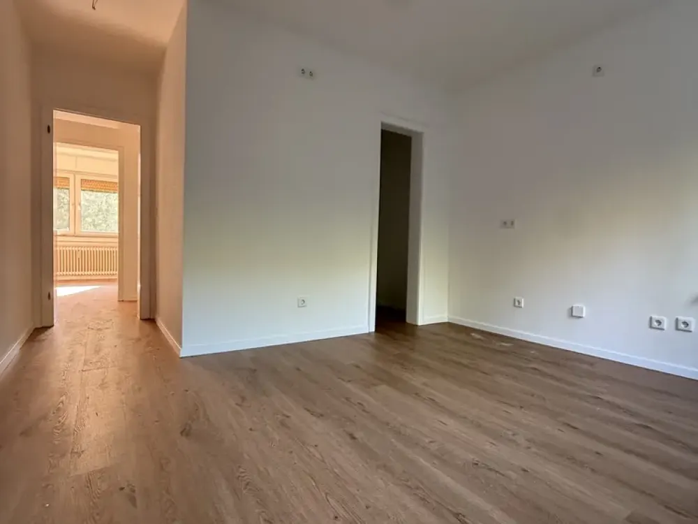 Erstbezug nach Sanierung, helle 3-Zimmer-Wohnung in ruhiger Lage
