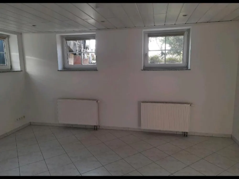 Helle 2-Zimmer Souterrainwohnung