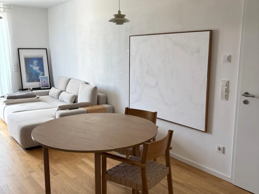 Modern, furnished 2-room apartment with balcony