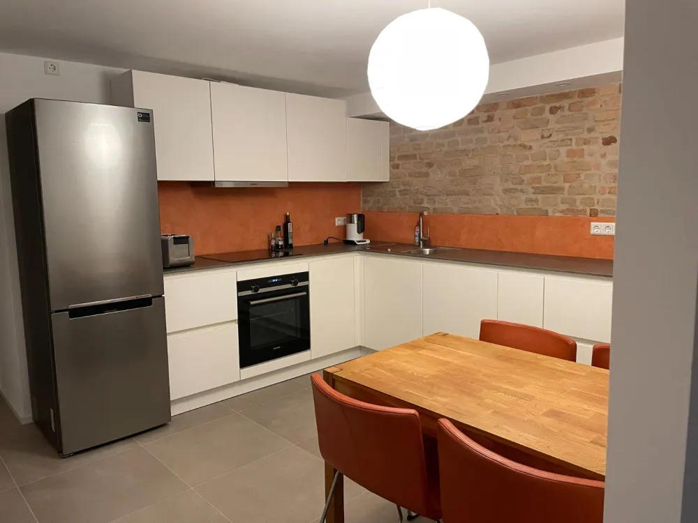 Beautiful 50sqm Apartment, Terrace in Pankow-Heinersdorf, 955 Warm