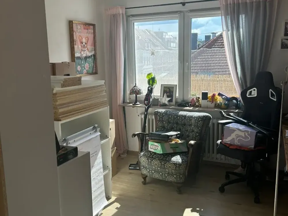 Very nice 4-room apartment with wrap-around balcony in the heart of the Nauwieser Viertel in Saarbrücken