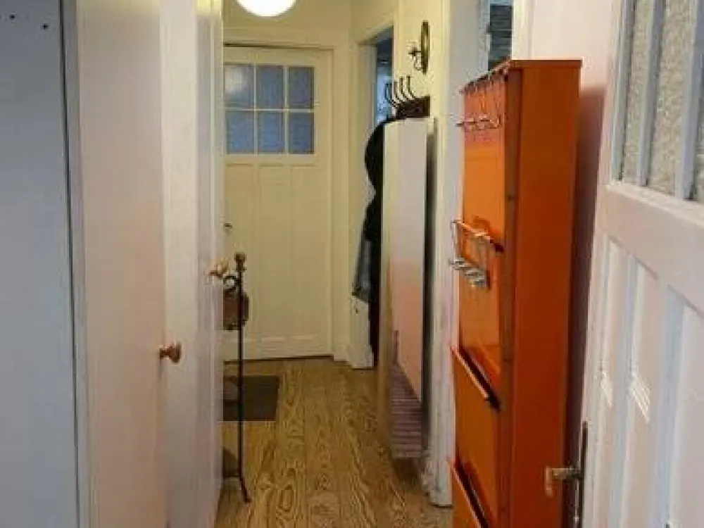 Für Frauen - Zimmer, Altbauwohnung, Zweck-WG, beste Verkehrsanbindung