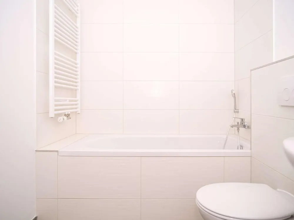 Modern wohnen in Volkmarsdorf: Attraktive 2-Zi.-Wohnung mit Balkon, Fußbodenheizung & EBK
