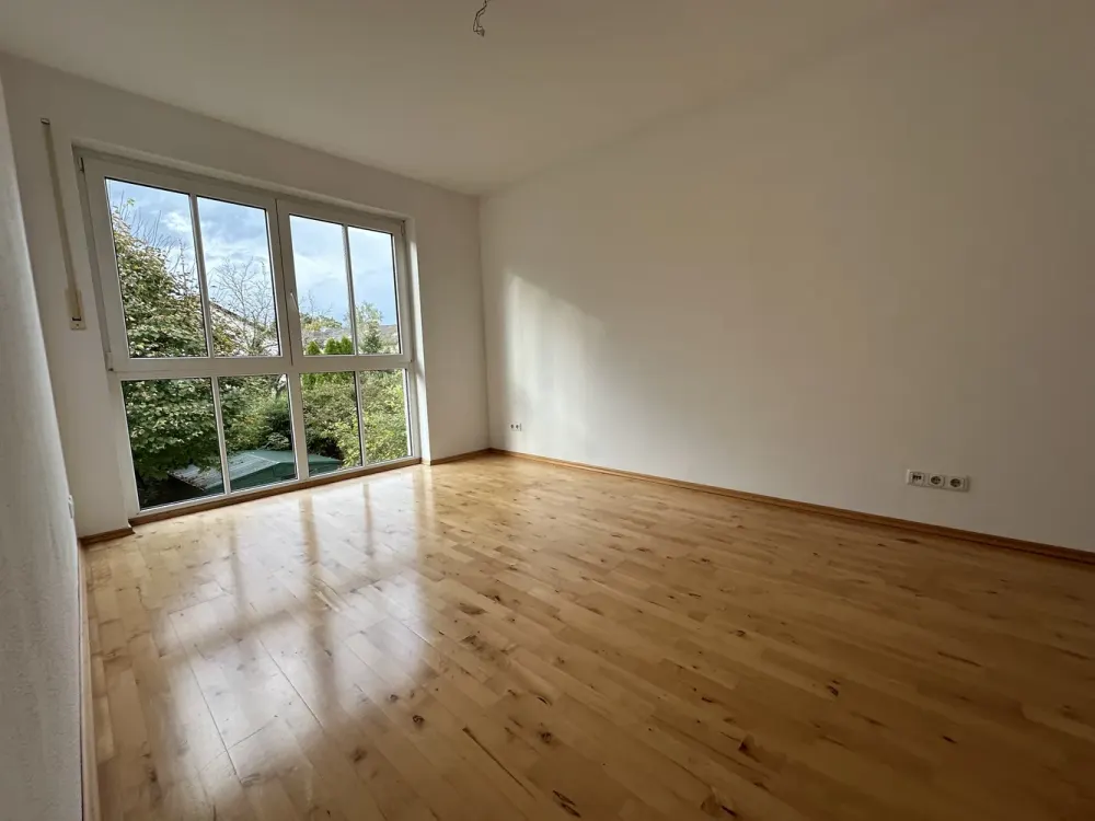 +++ Tolle 4 Zimmerwohnung mit neuer EBK +++