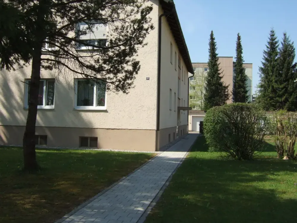 Schöne, ruhige und helle Wohnung mit Balkon