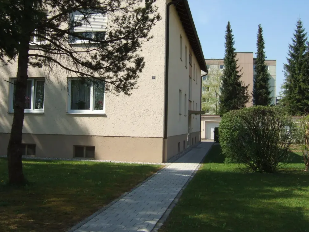 Schöne, ruhige und helle Wohnung mit Balkon