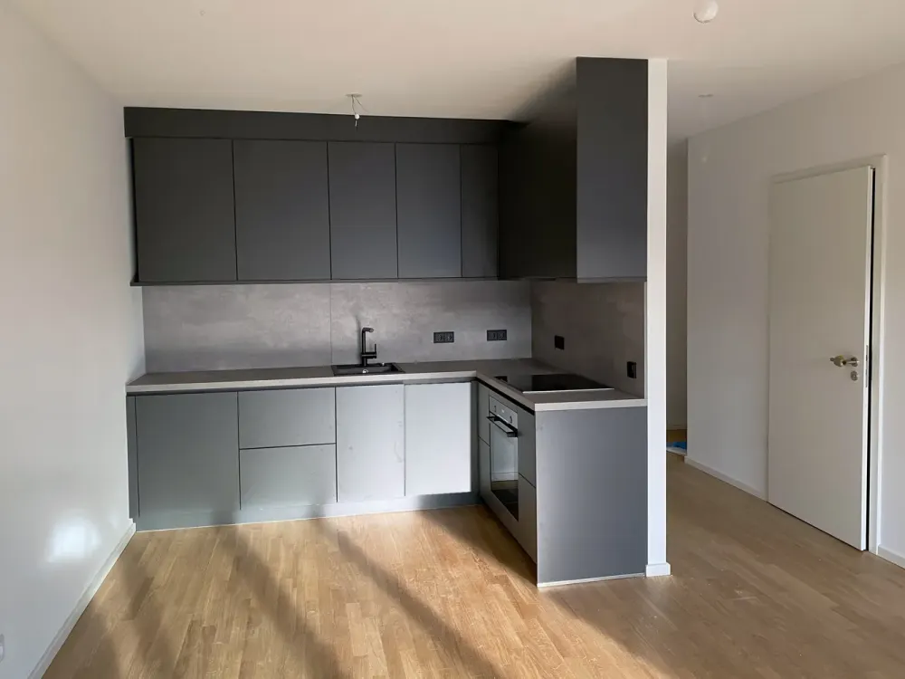 Ehrenfeld: Neuwertige 2-Zi.-Whg mit Designerküche, Balkon und Tiefgarage in cooler Lage