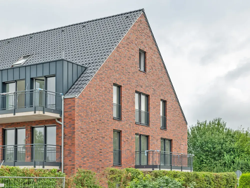 Modern 2-Room Apartment with Garden
