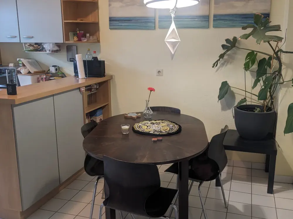 Wohnen mit Charakter: Vier-Zimmer-Wohnung in der Südstadt