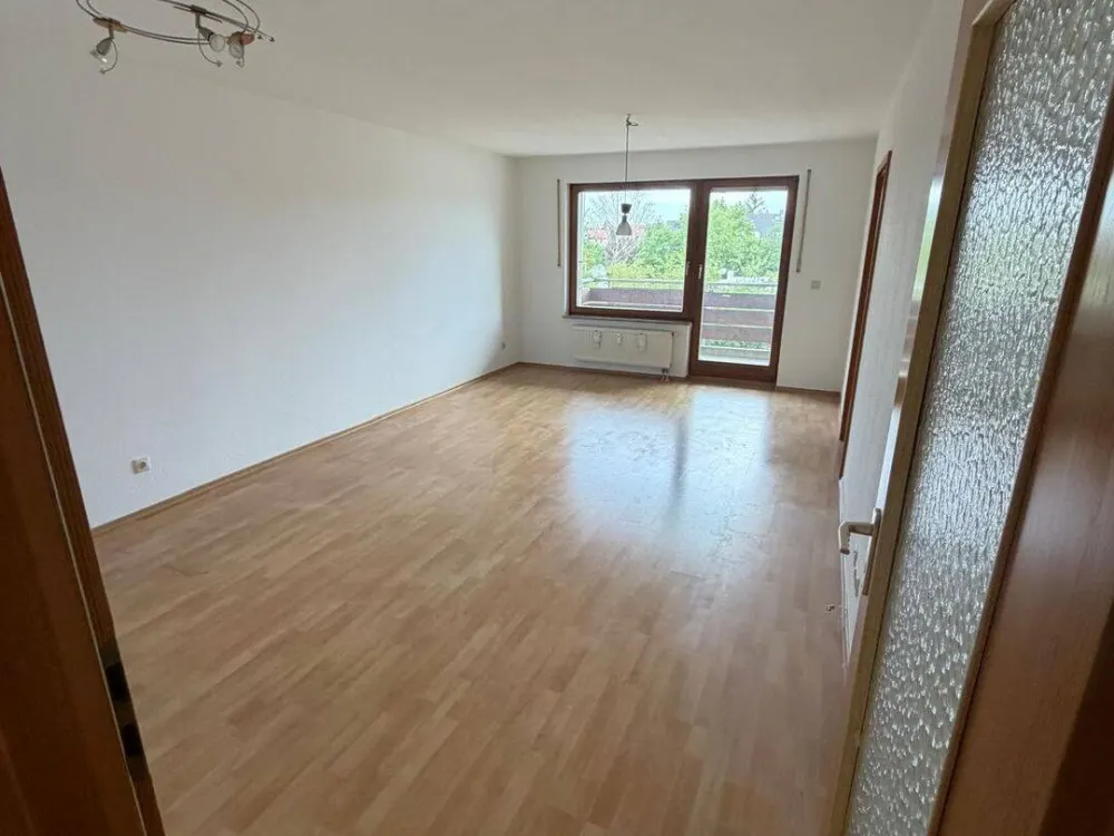 Sonnige 2,5 Zimmer Wohnung mit herrlichem Blick