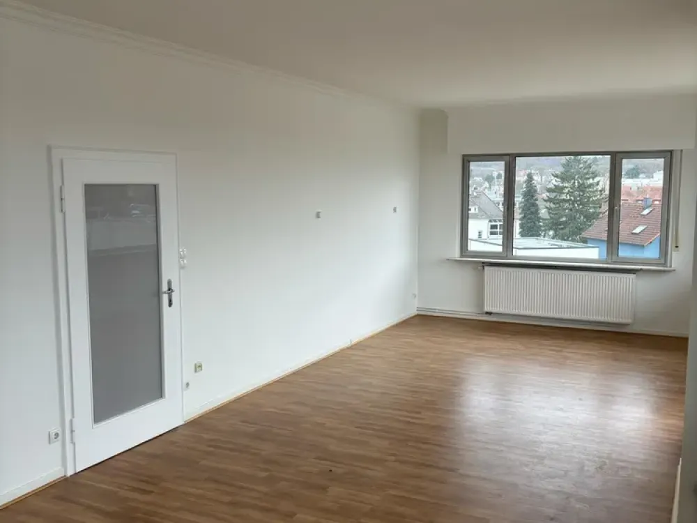 Großzügige 4 Zimmerwohnung mit riesiger Dachterrasse zu vermieten