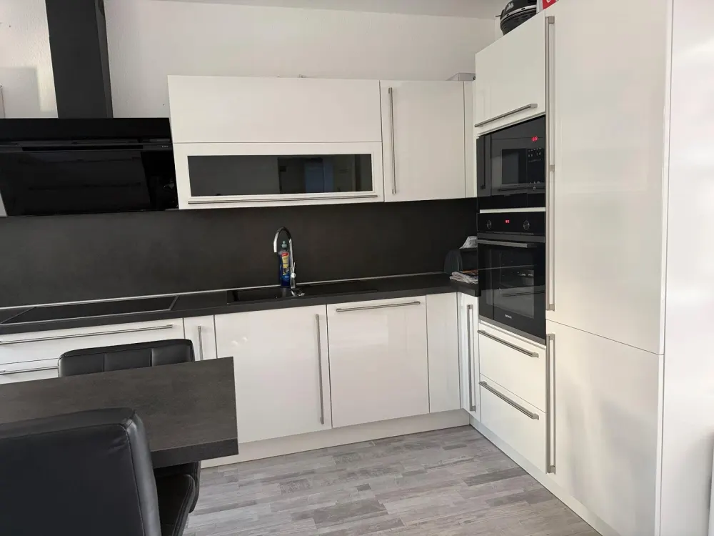 Helle und großzügige 3,5-Zimmer-Wohnung mit Balkon