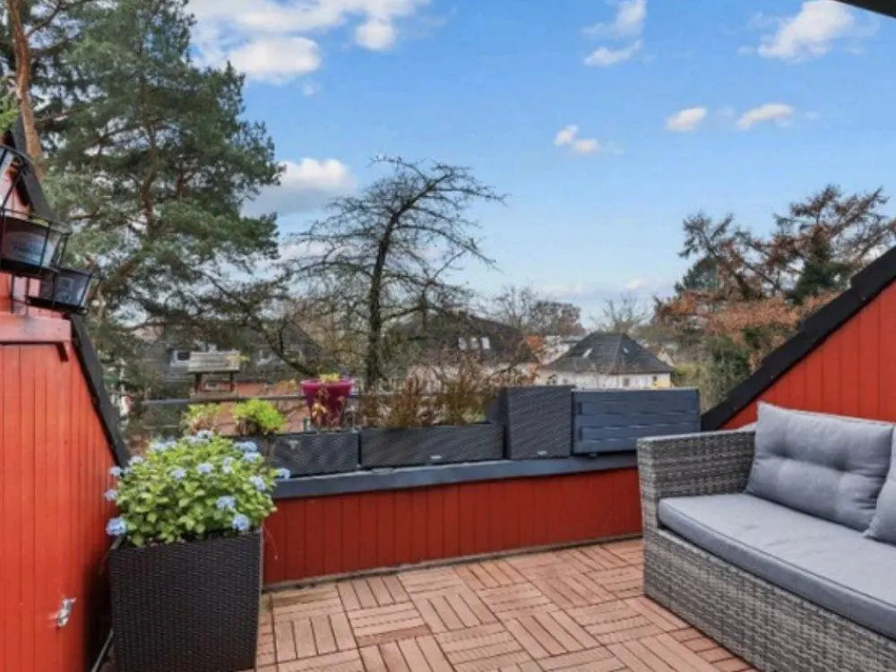 WG-Zimmer in frisch renovierter Maisonette-Wohnung in Rahlstedt