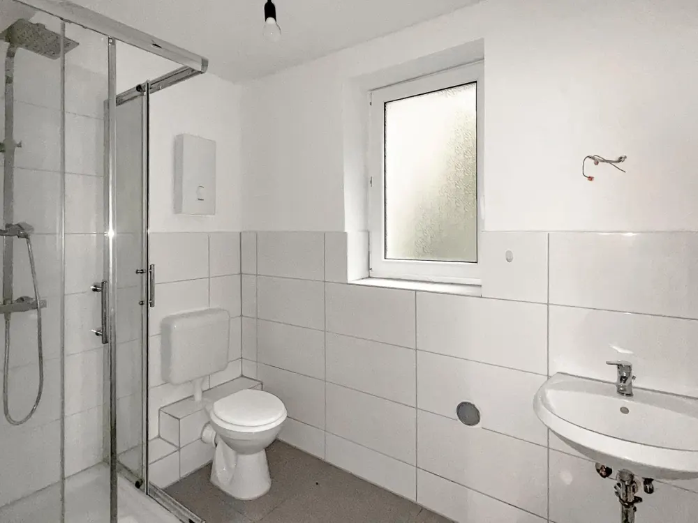 2 Zimmer - Zentrale Lage - Frisch renoviert