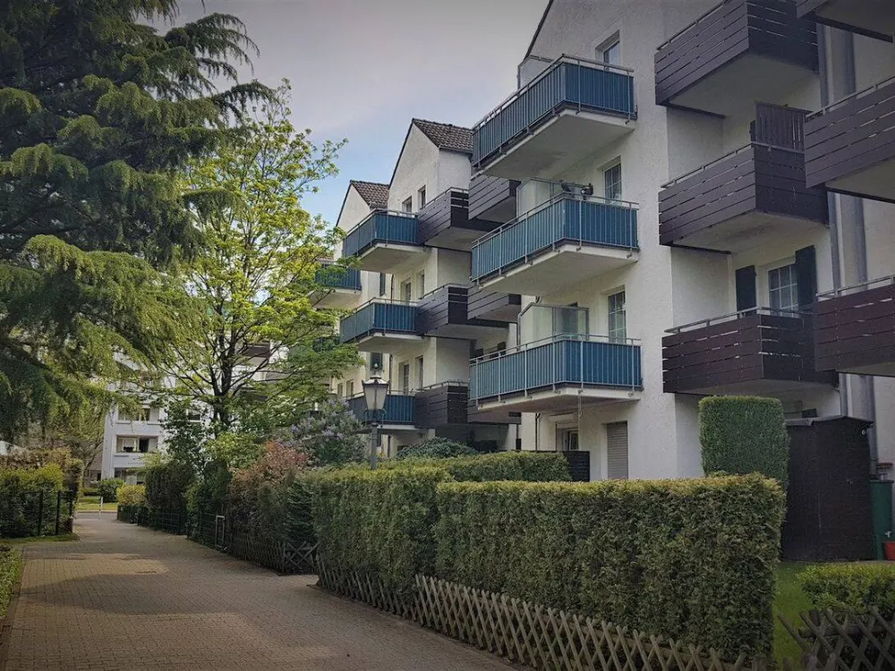 3-Zi.-Whg. in Düsseldorf-Hassels mit drei Balkonen und TG-Stellplatz