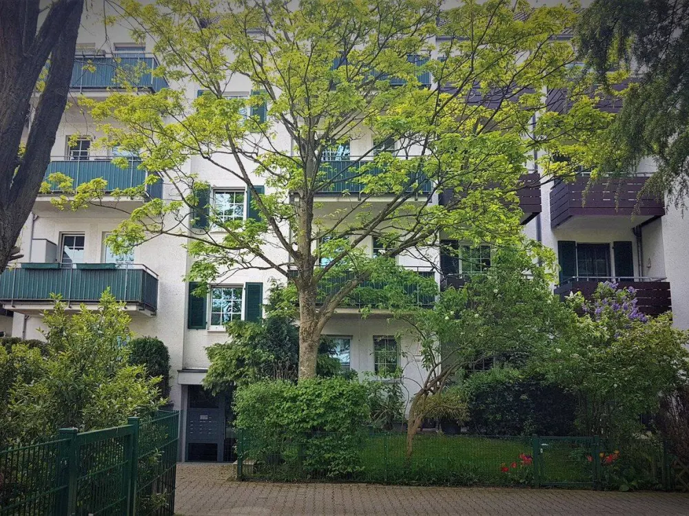 3-Zi.-Whg. in Düsseldorf-Hassels mit drei Balkonen und TG-Stellplatz